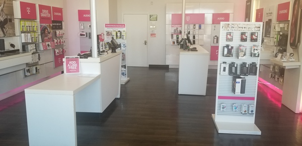Cell Phones Plans And Accessories At T Mobile 672 Stewart Ave A