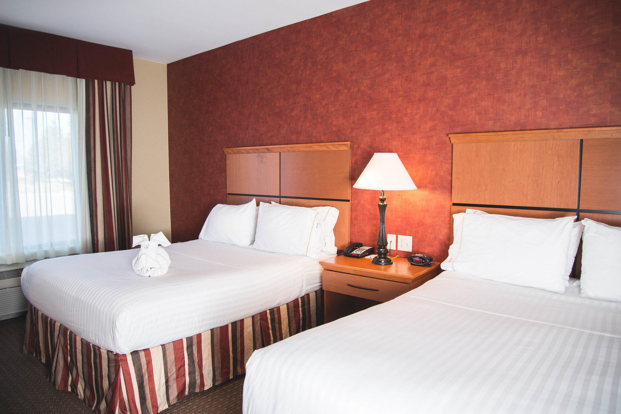 Holiday Inn Express & Suites Loveland Photo