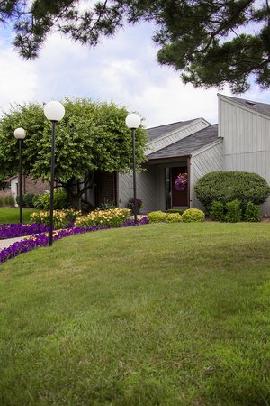 Images Three Oaks Apartments