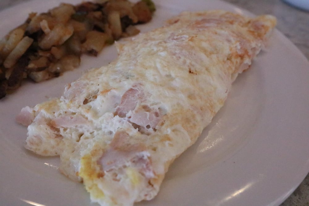 .Bel Aire Chicken Omelet