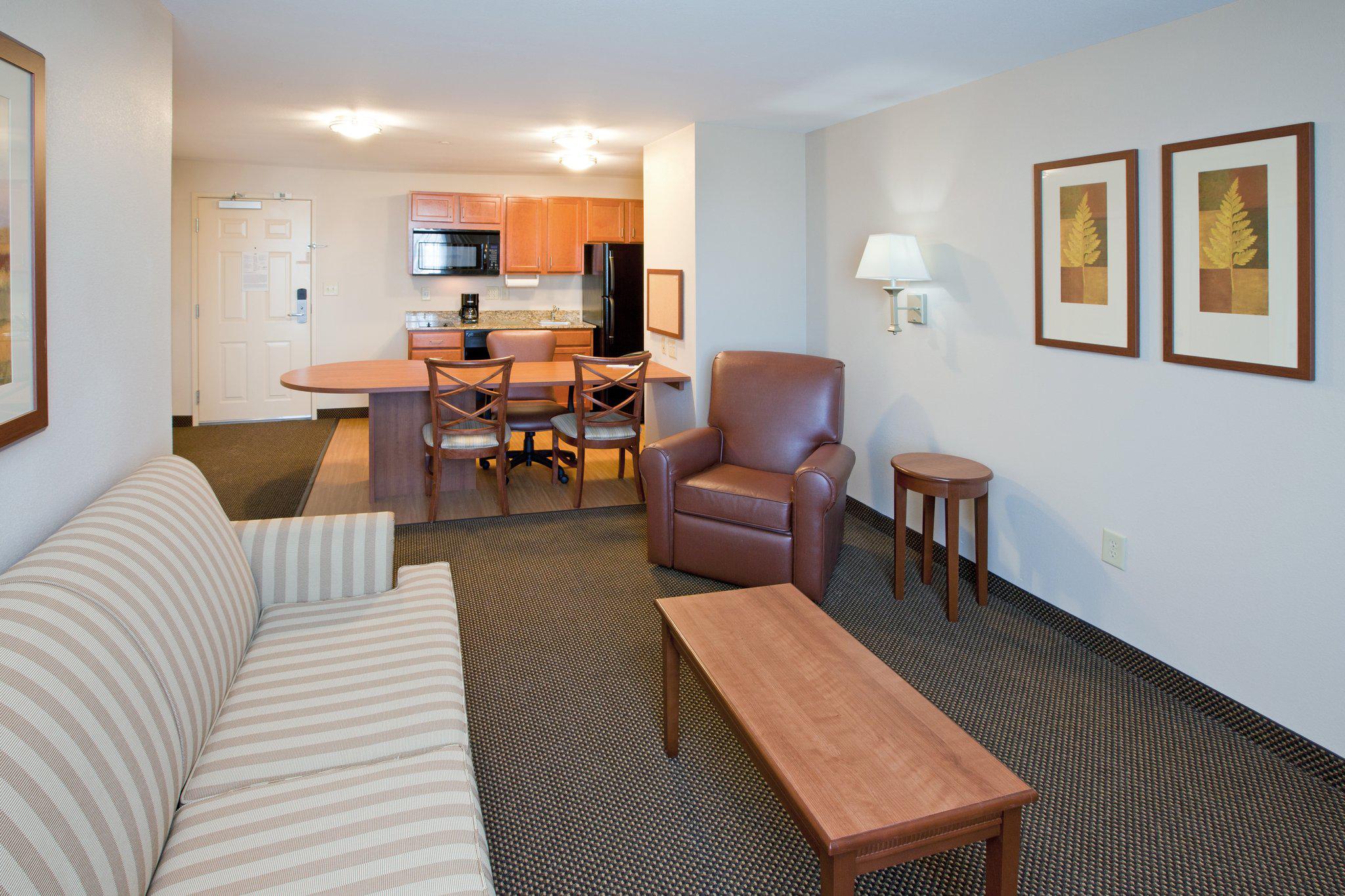 Candlewood Suites Lafayette Photo