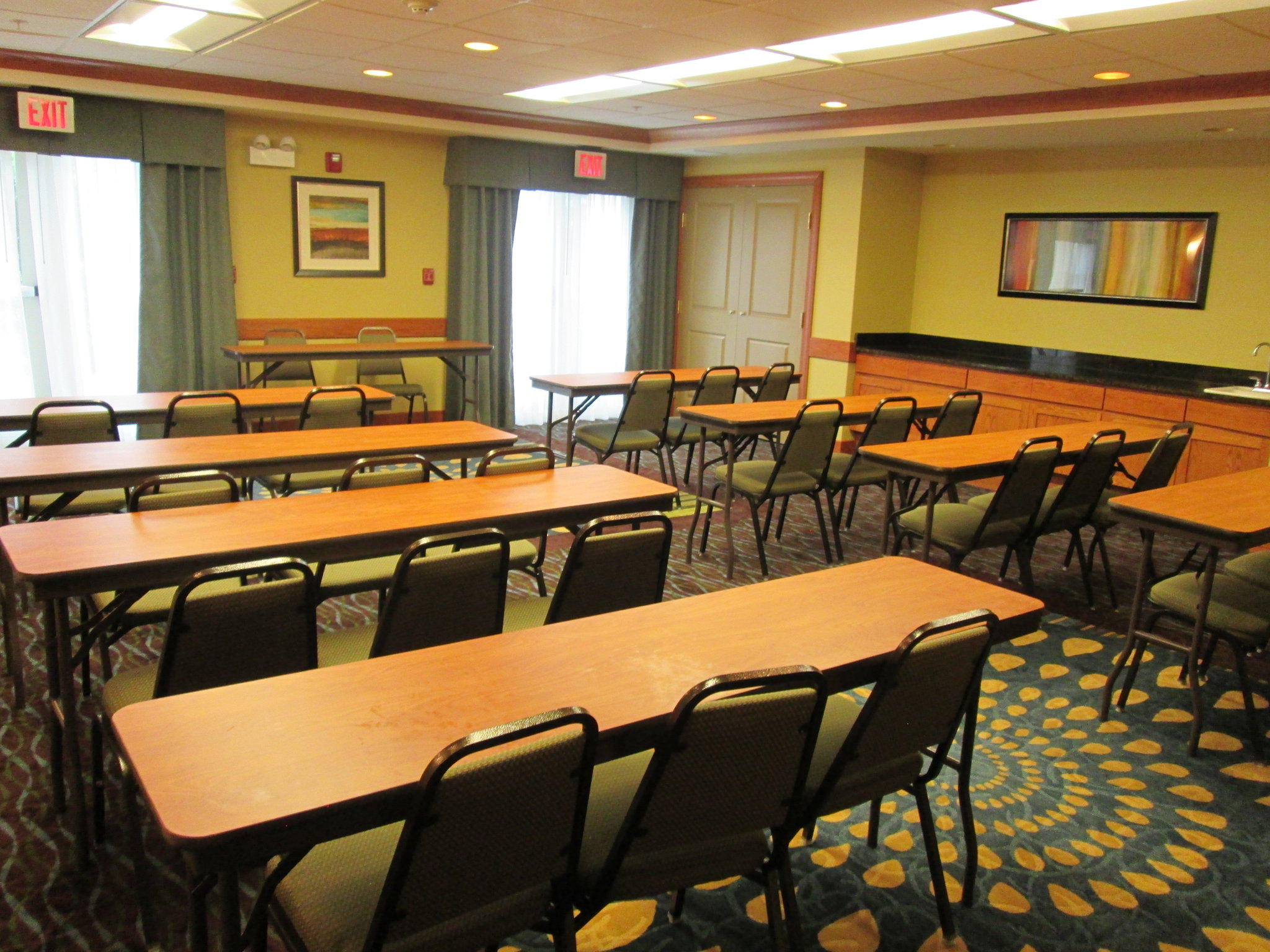 Holiday Inn Express & Suites Chicago West-Roselle Photo