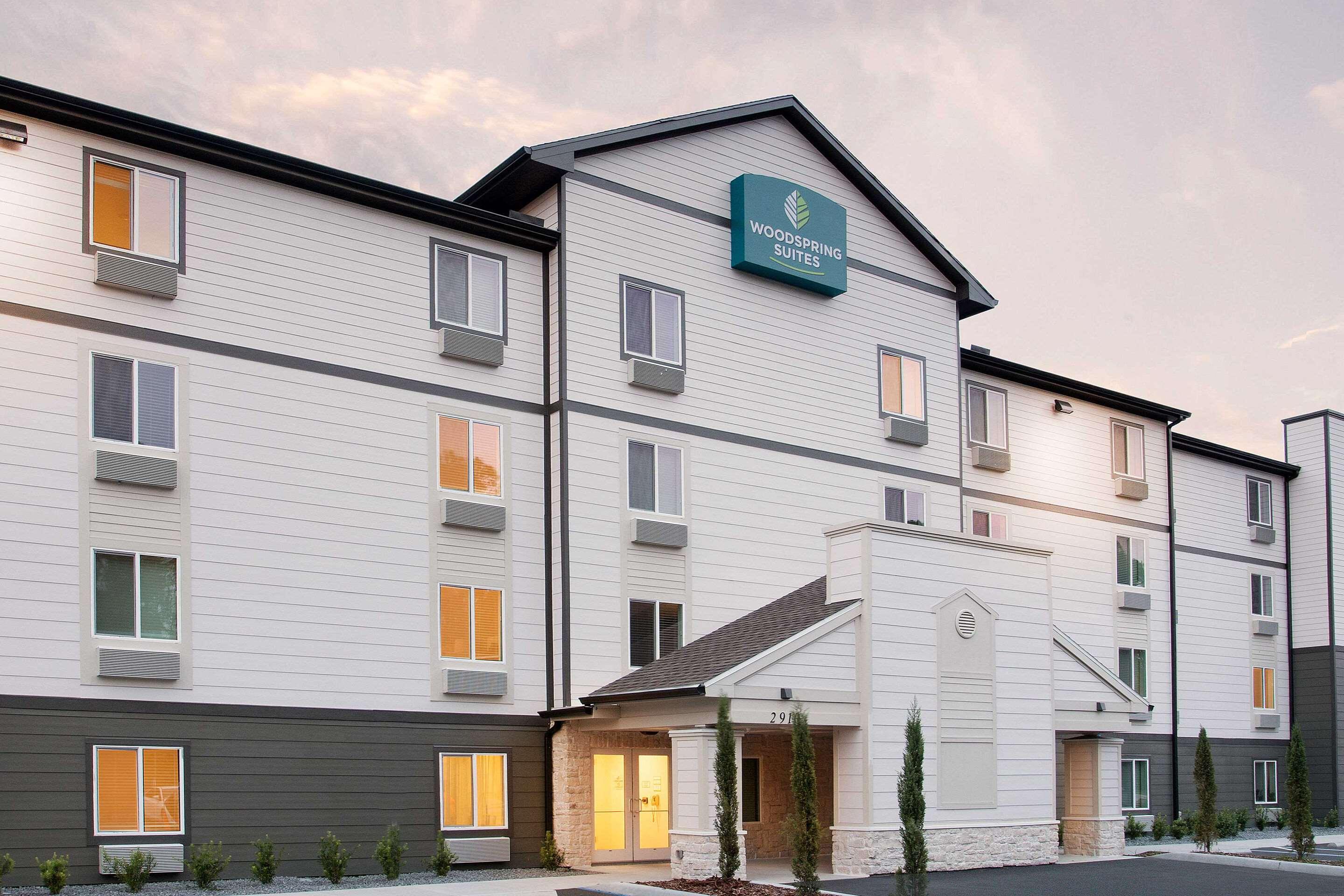 WoodSpring Suites Daytona Beach Int'l Speedway Image