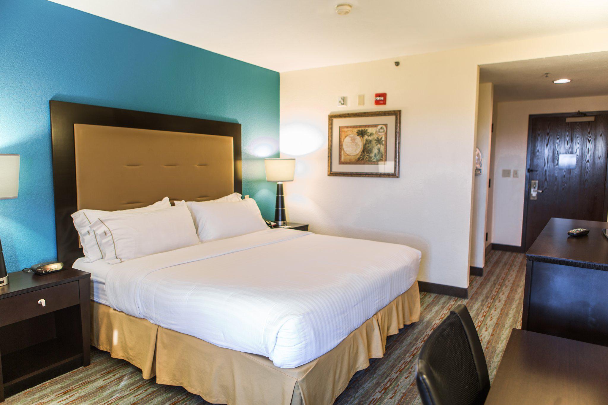 Holiday Inn Express Harlingen Photo