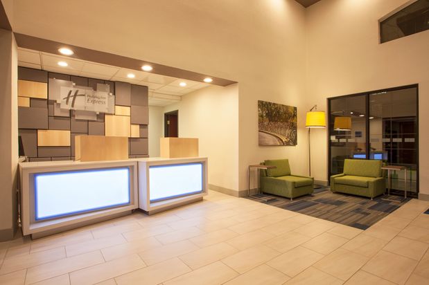 Images Holiday Inn Express & Suites Davis - University Area