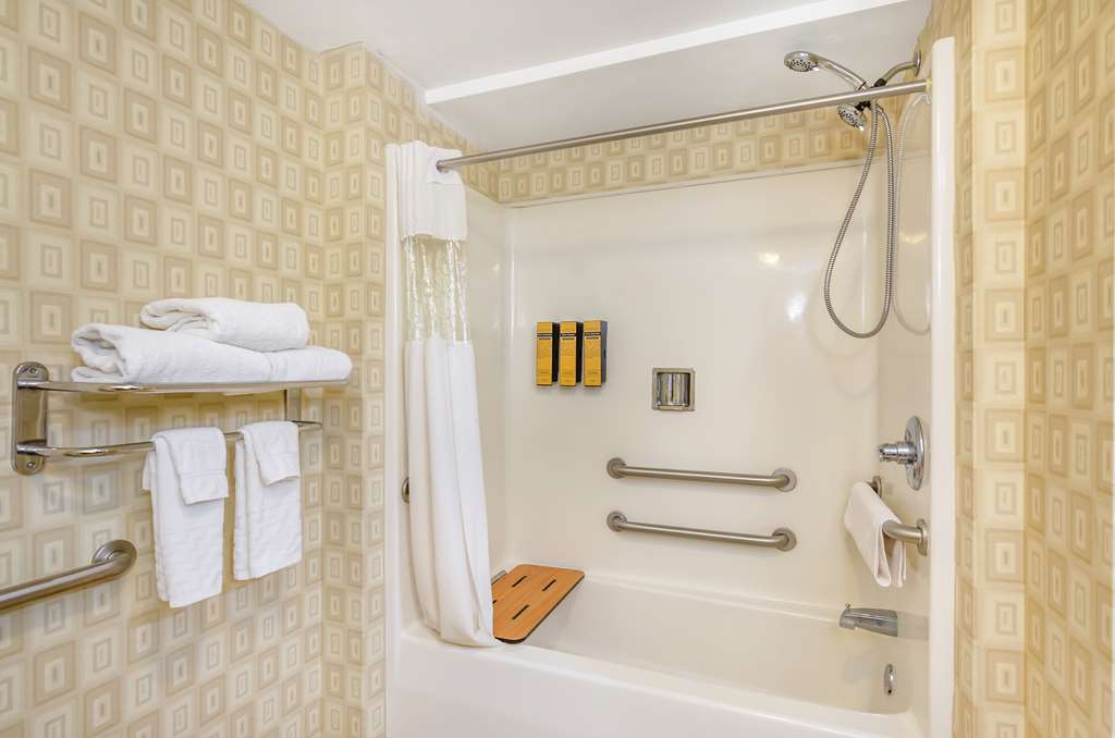 Best Western Plus Waynesboro Inn & Suites Conference Center Image