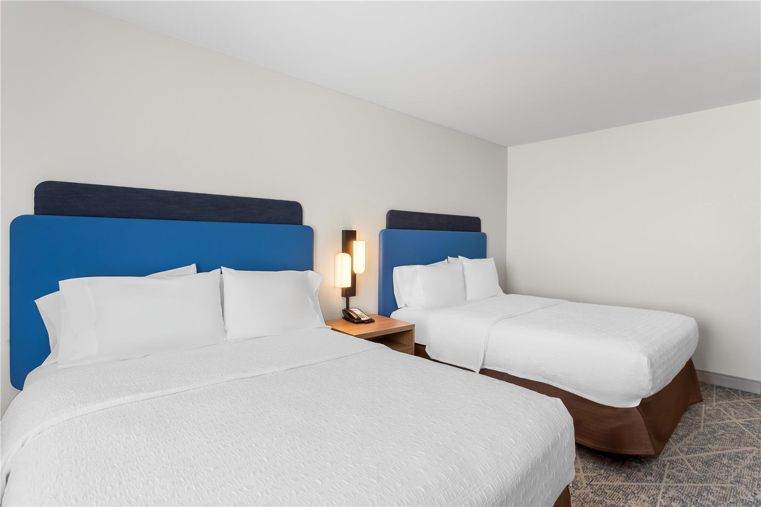 Hampton Inn & Suites Chicago Deer Park Image