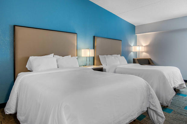 Images Clarion Inn & Suites