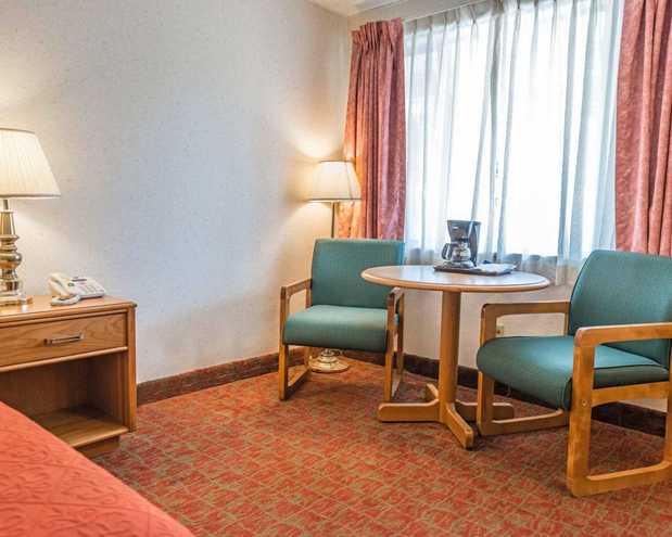 Images Quality Inn Royle
