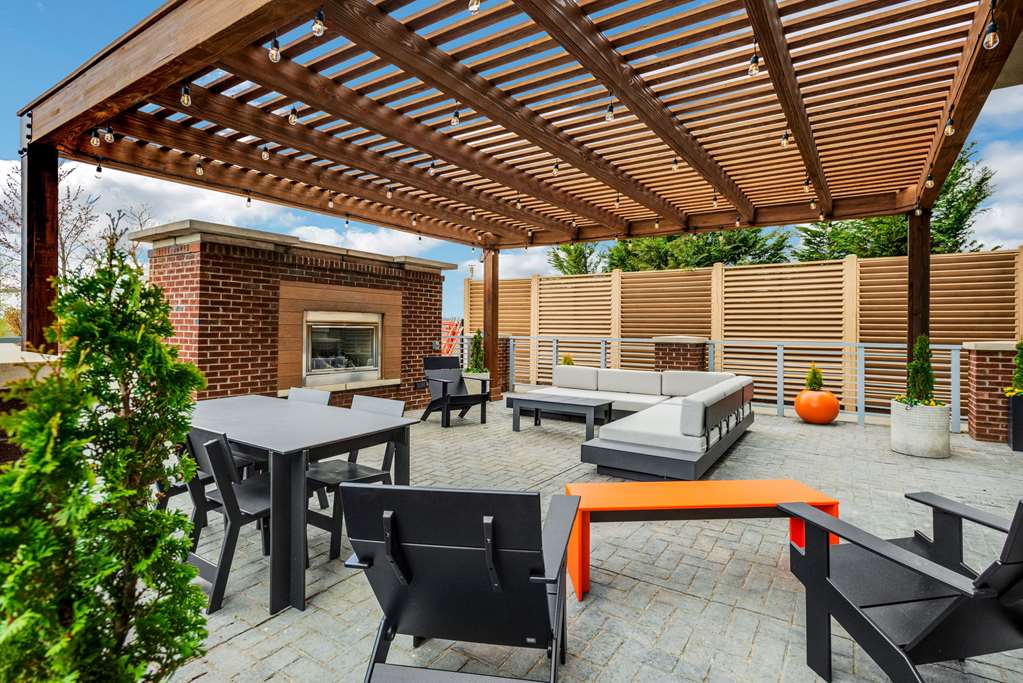 DoubleTree by Hilton Asheville Downtown Image