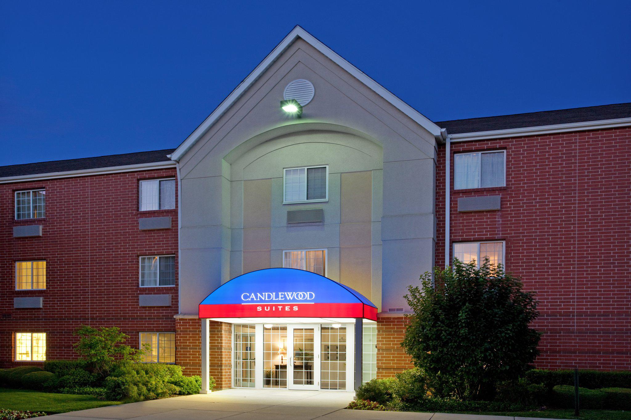 Candlewood Suites Chicago/Naperville Photo