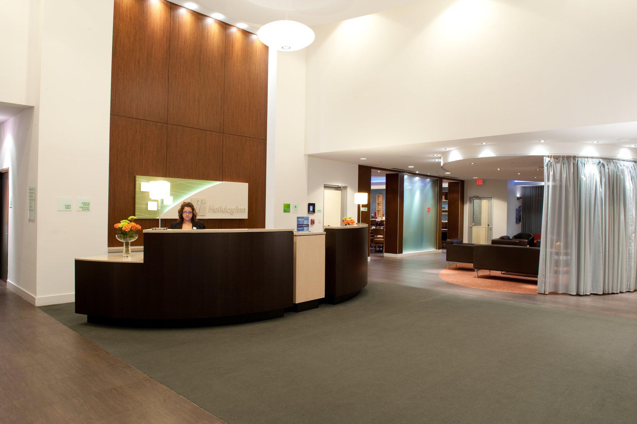 Holiday Inn Dallas-Fort Worth Airport S Photo