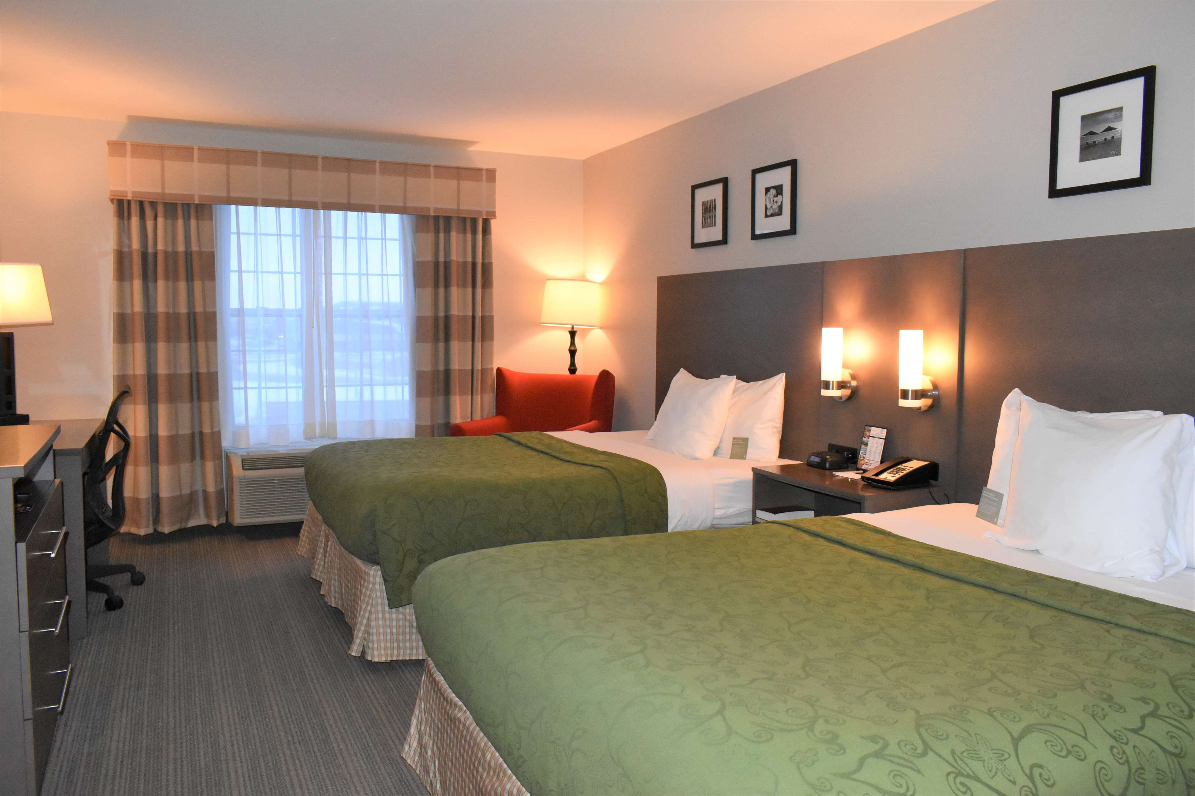 Country Inn & Suites by Radisson, Kenosha, WI Photo