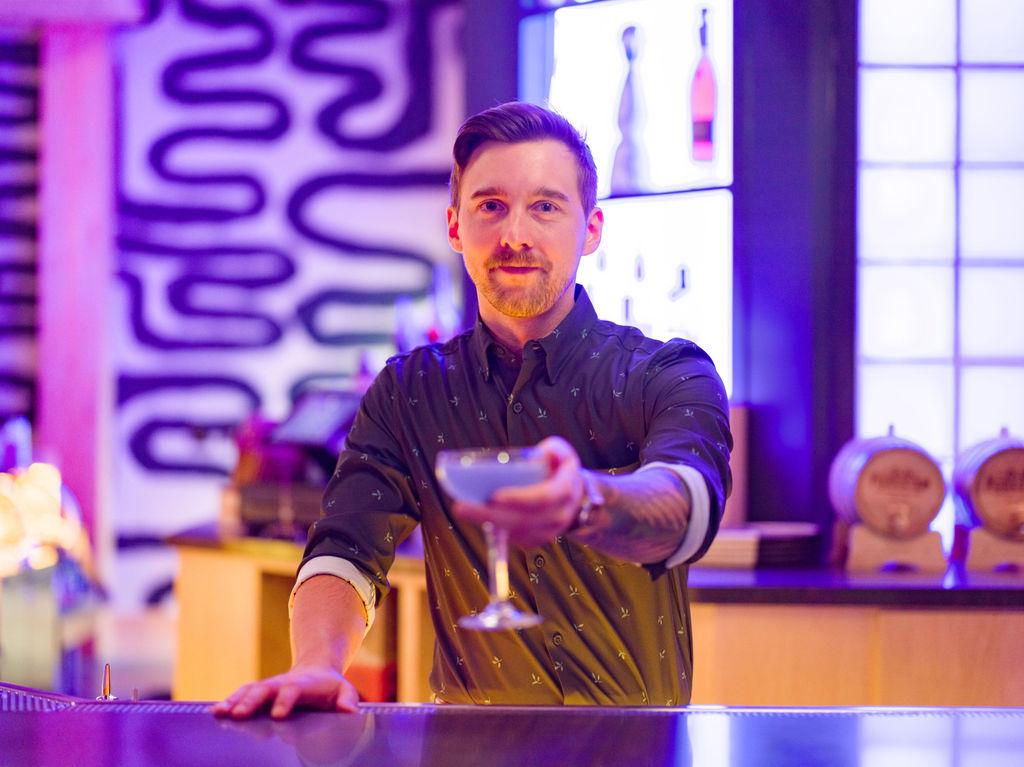 Highball Bar