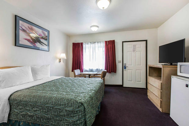 Images Rodeway Inn Beaumont I-10