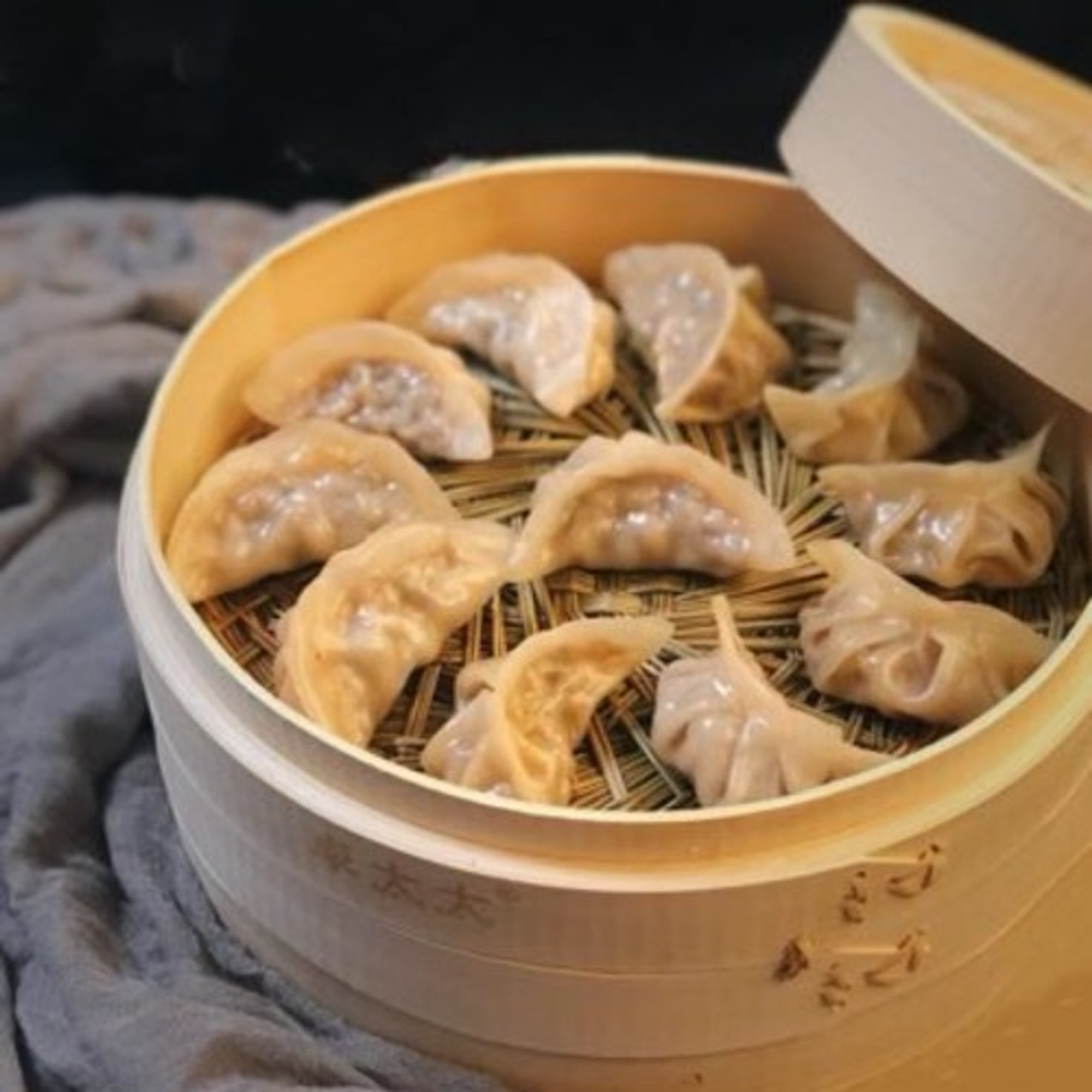 10 pcs Steamed Dumplings / 蒸饺