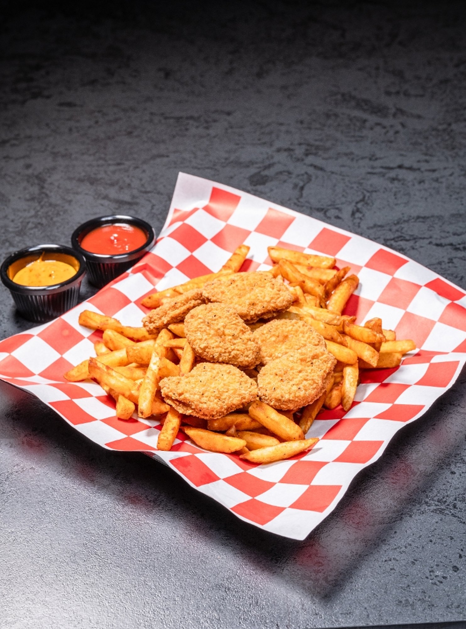 6 Pieces Nuggets with fries
