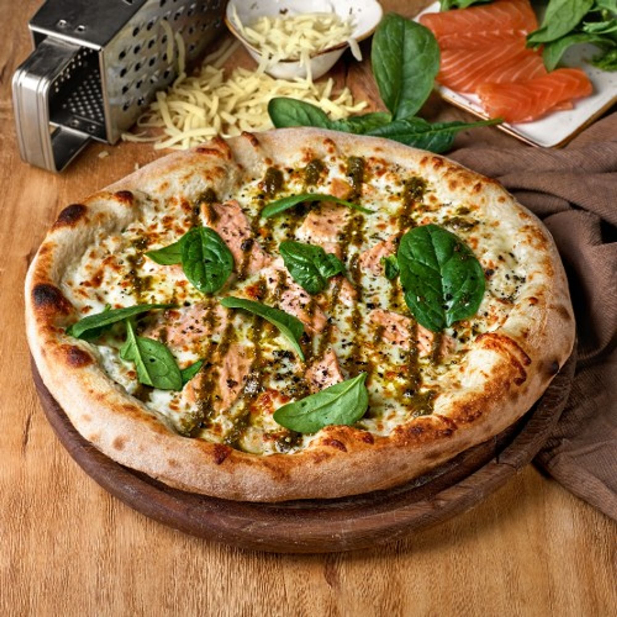 Grilled Chicken Pesto Pizza (Small)