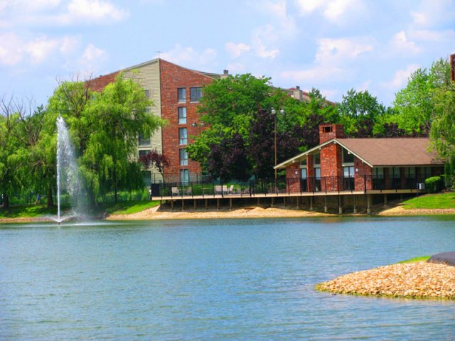 Lake+House Apartments Photo