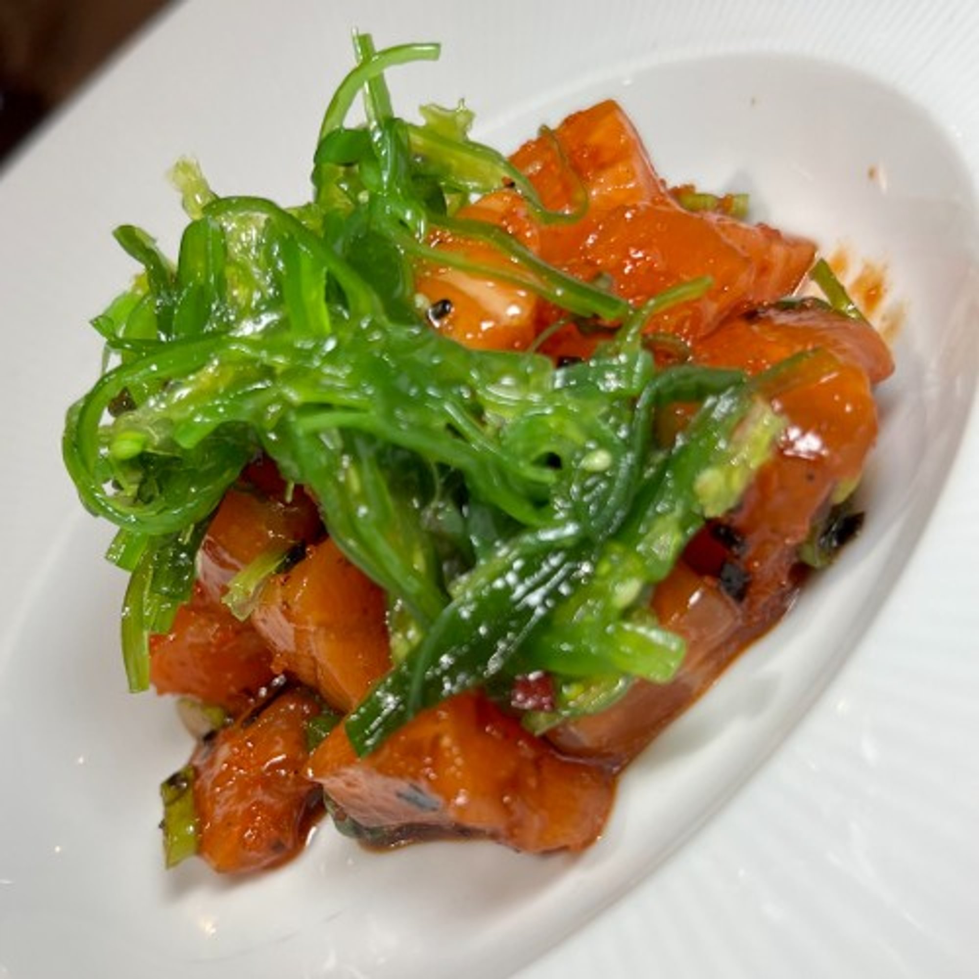 SALMON POKE