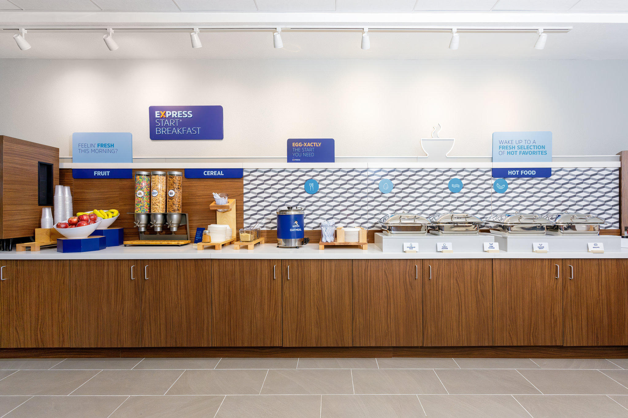 Holiday Inn Express & Suites Tampa Stadium - Airport Area by IHG Image