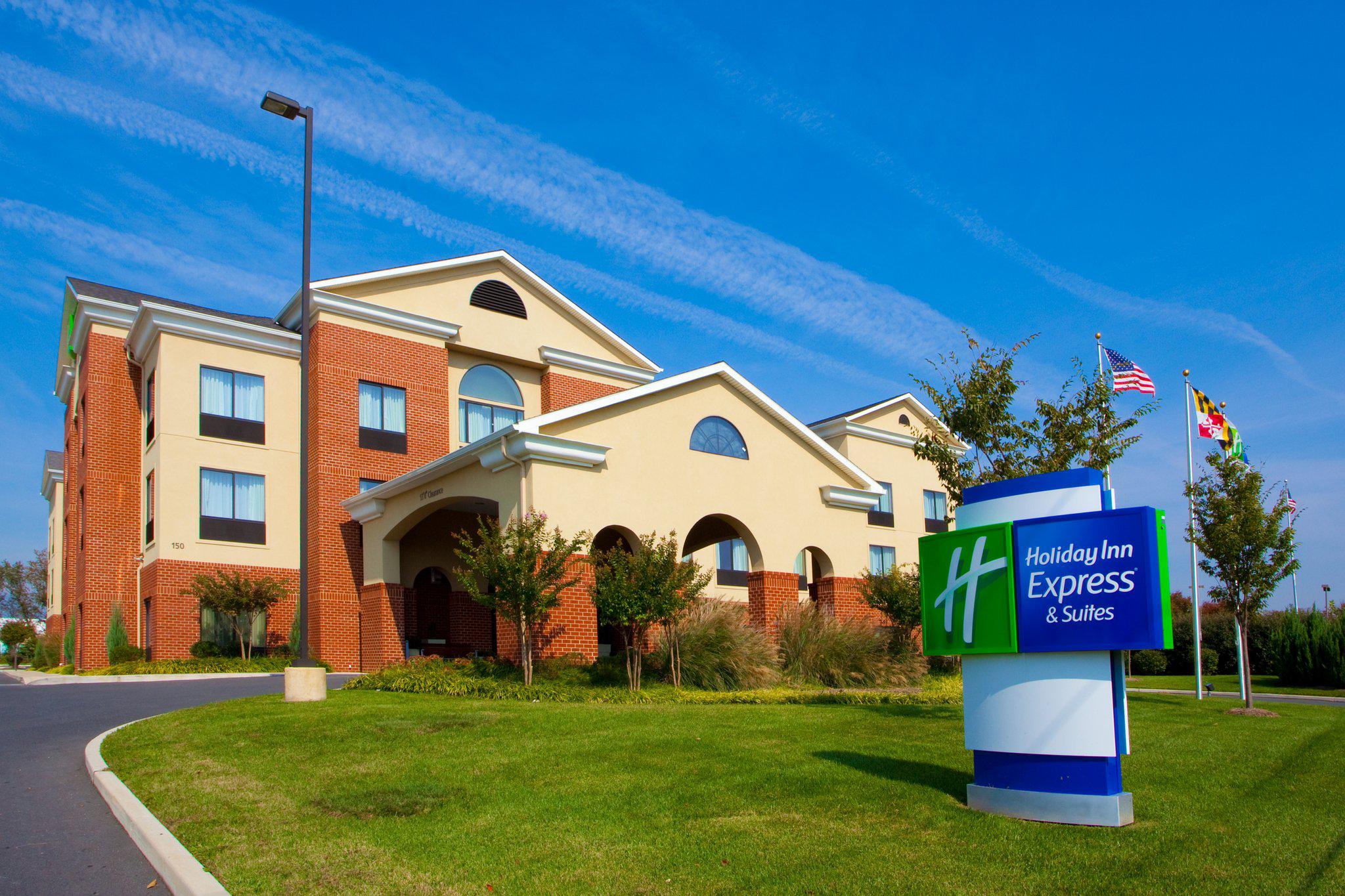 Holiday Inn Express & Suites Chestertown Photo