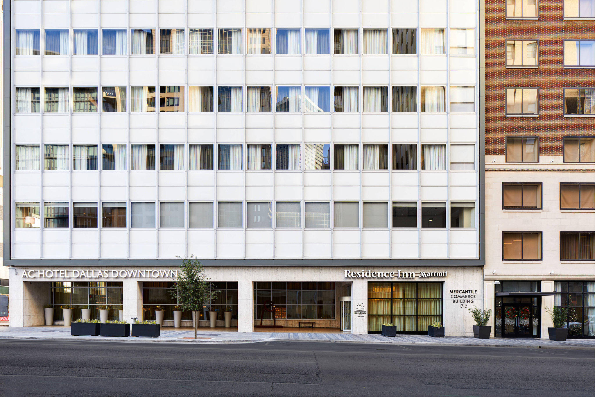 Residence Inn by Marriott Dallas Downtown Photo