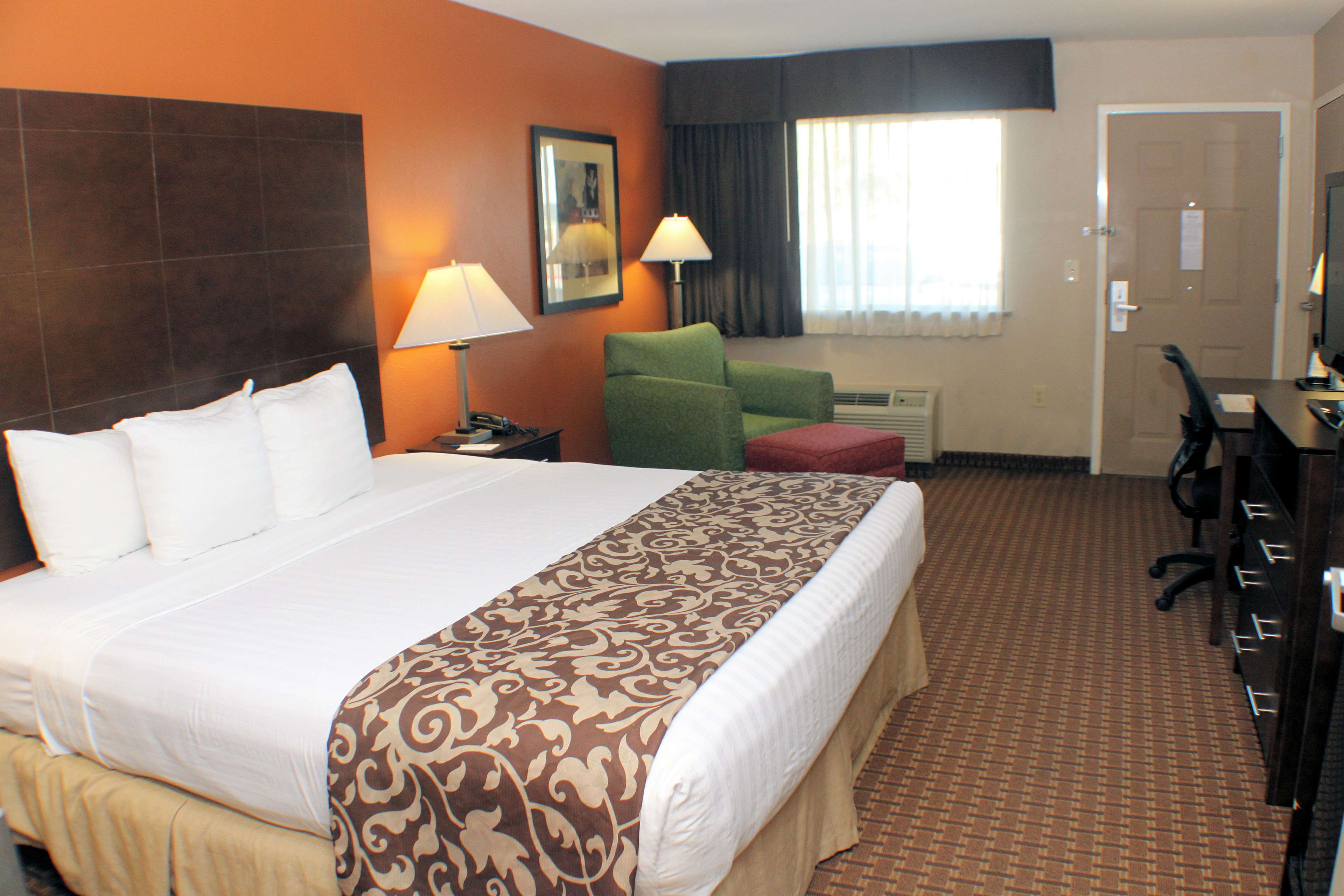 Best Western Inn & Suites Photo