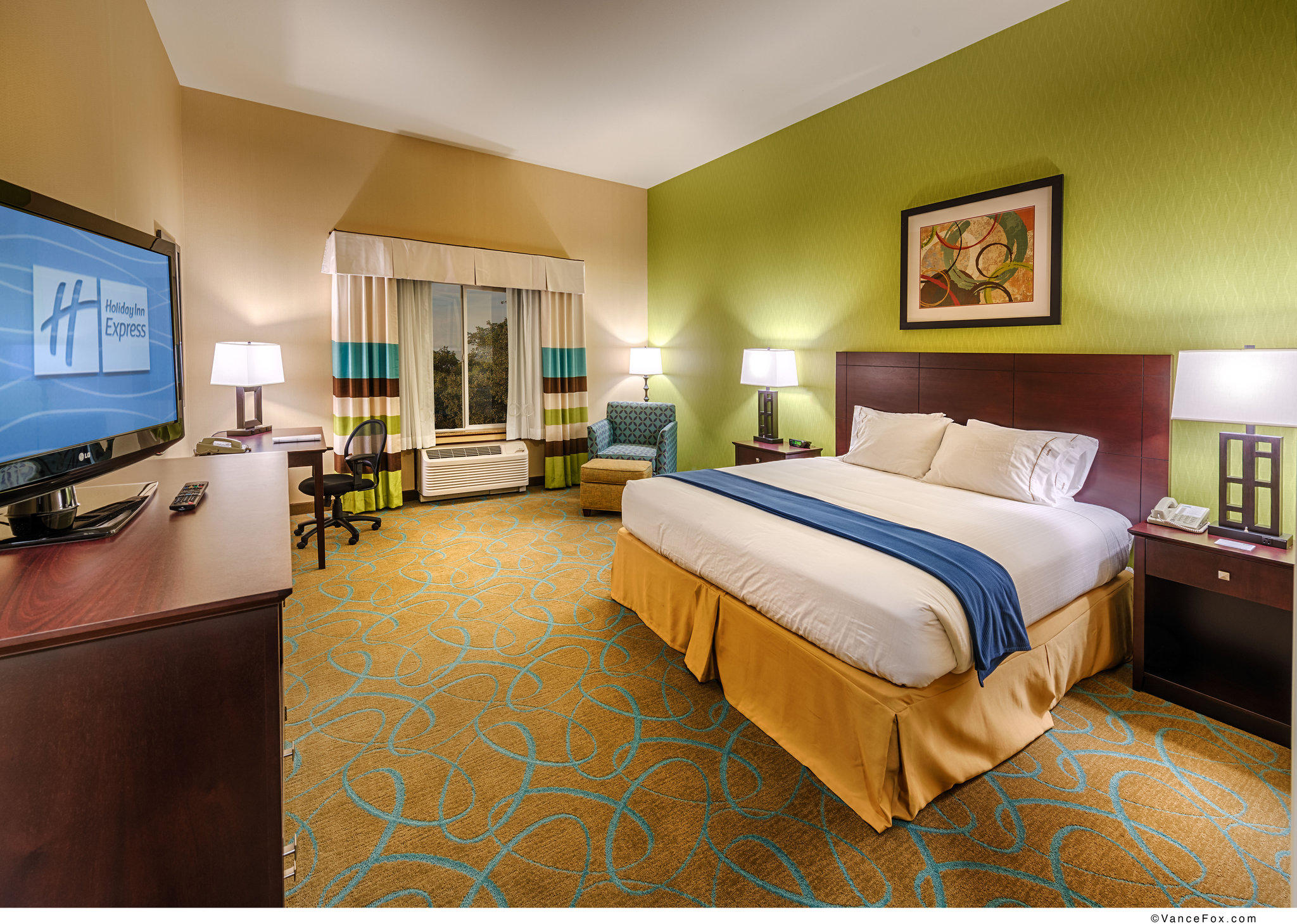 Holiday Inn Express & Suites Red Bluff-South Redding Area Photo