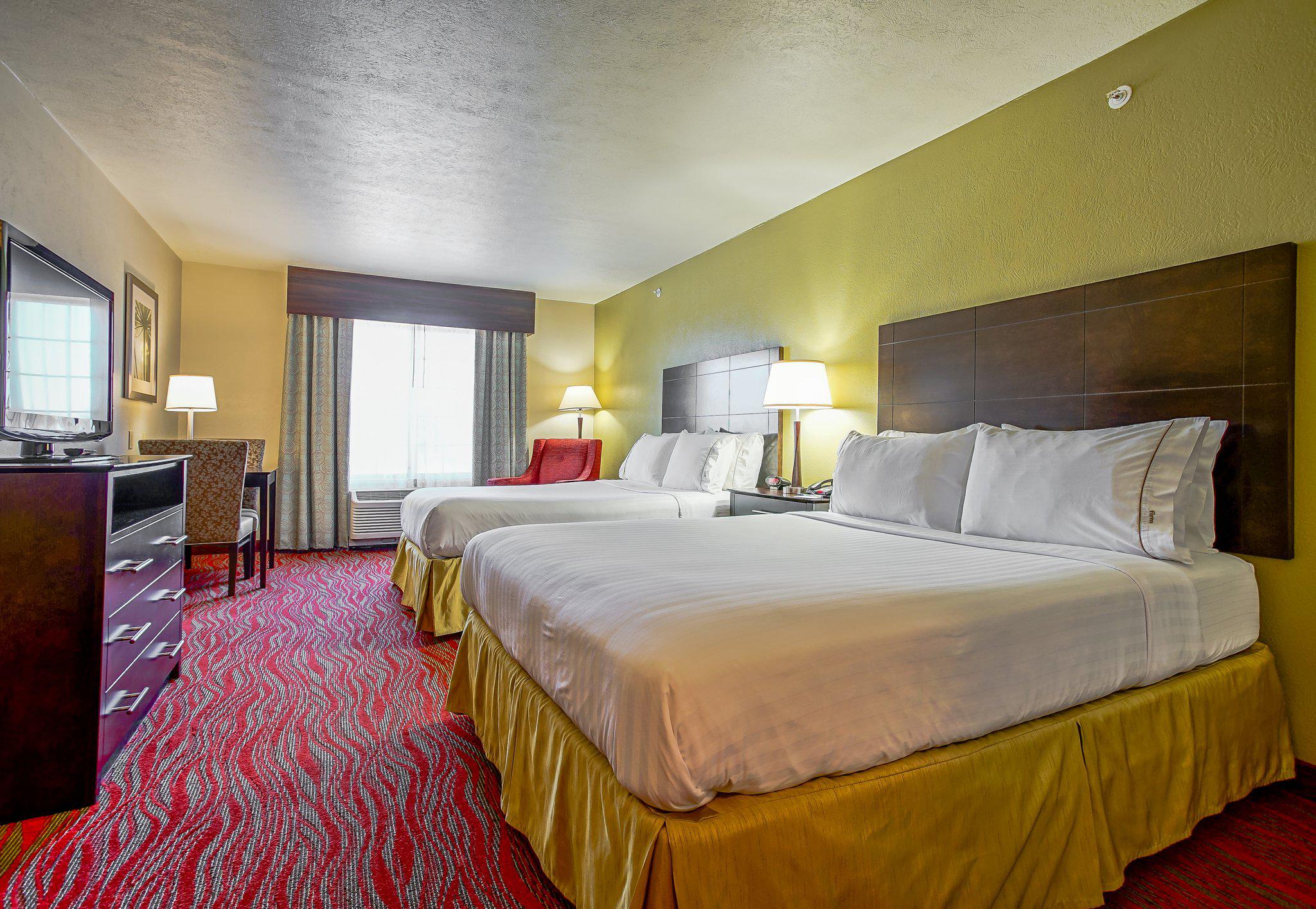 Holiday Inn Express & Suites Indianapolis North - Carmel Photo