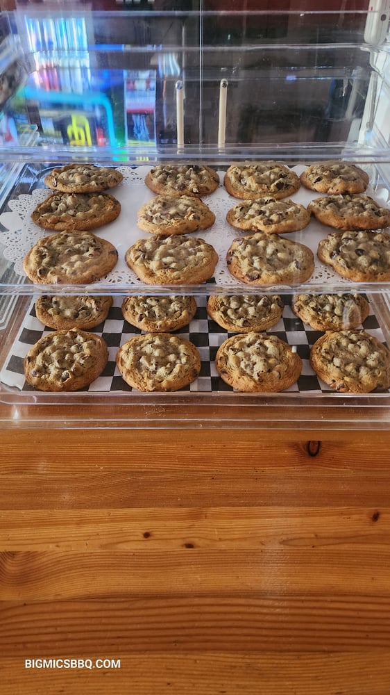BIG MIC'S CHOCOLATE CHIP COOKIES
