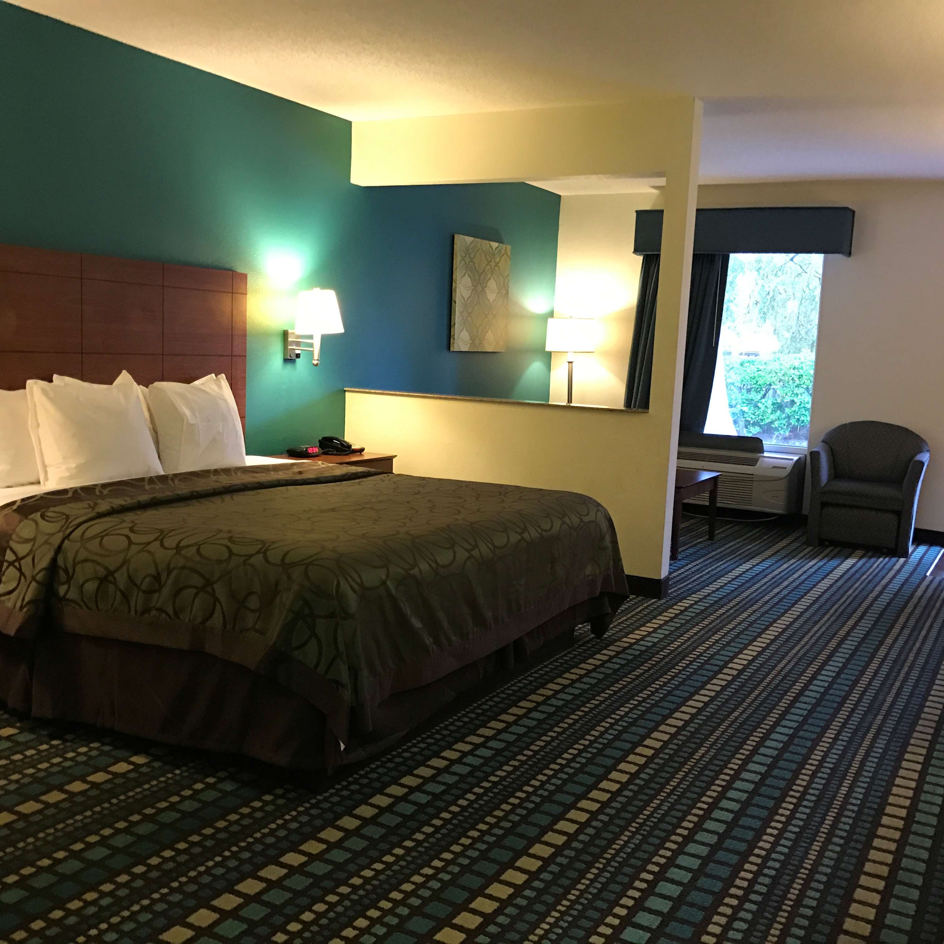 Best Western Tallahassee-Downtown Inn & Suites Photo