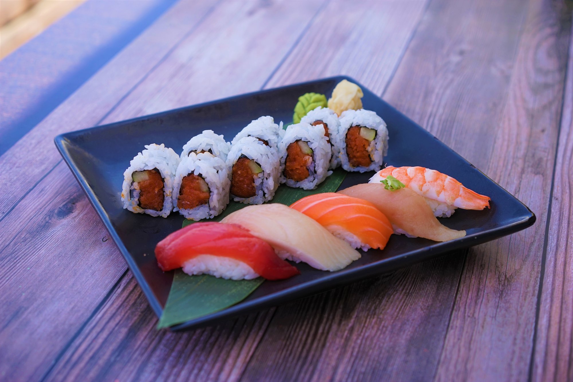 Sushi and Spicy Tuna Roll