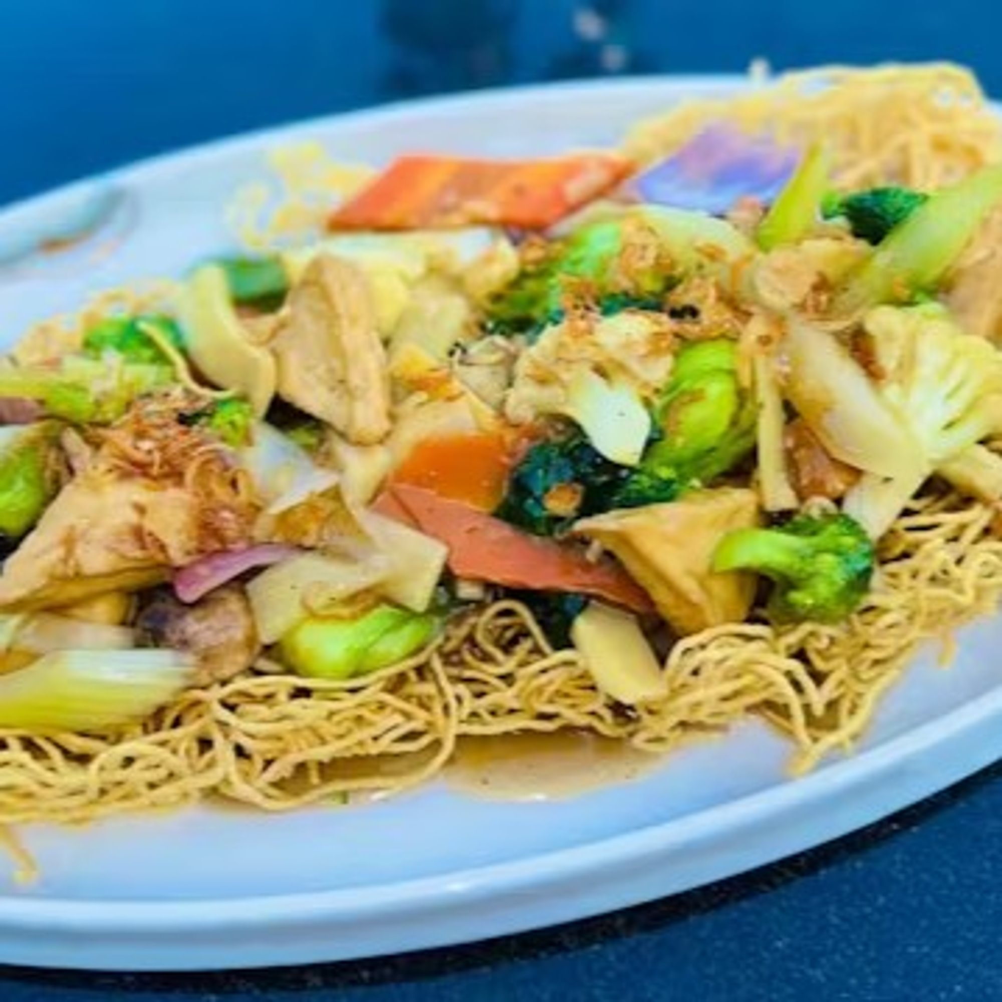 Mì Xào Giòn Chạy - Haystack in the Field (crispy egg noodles)