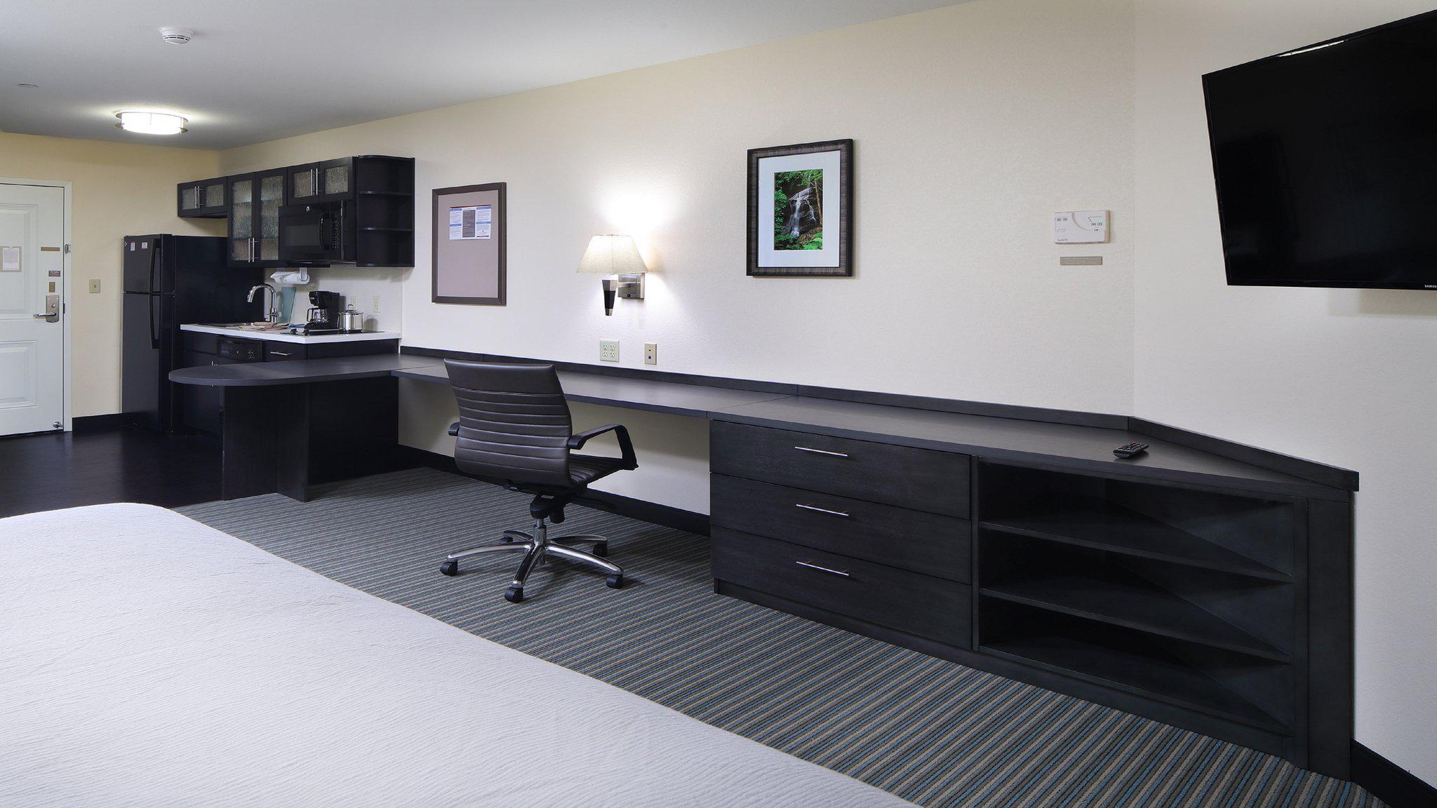 Candlewood Suites Newark South - University Area Photo