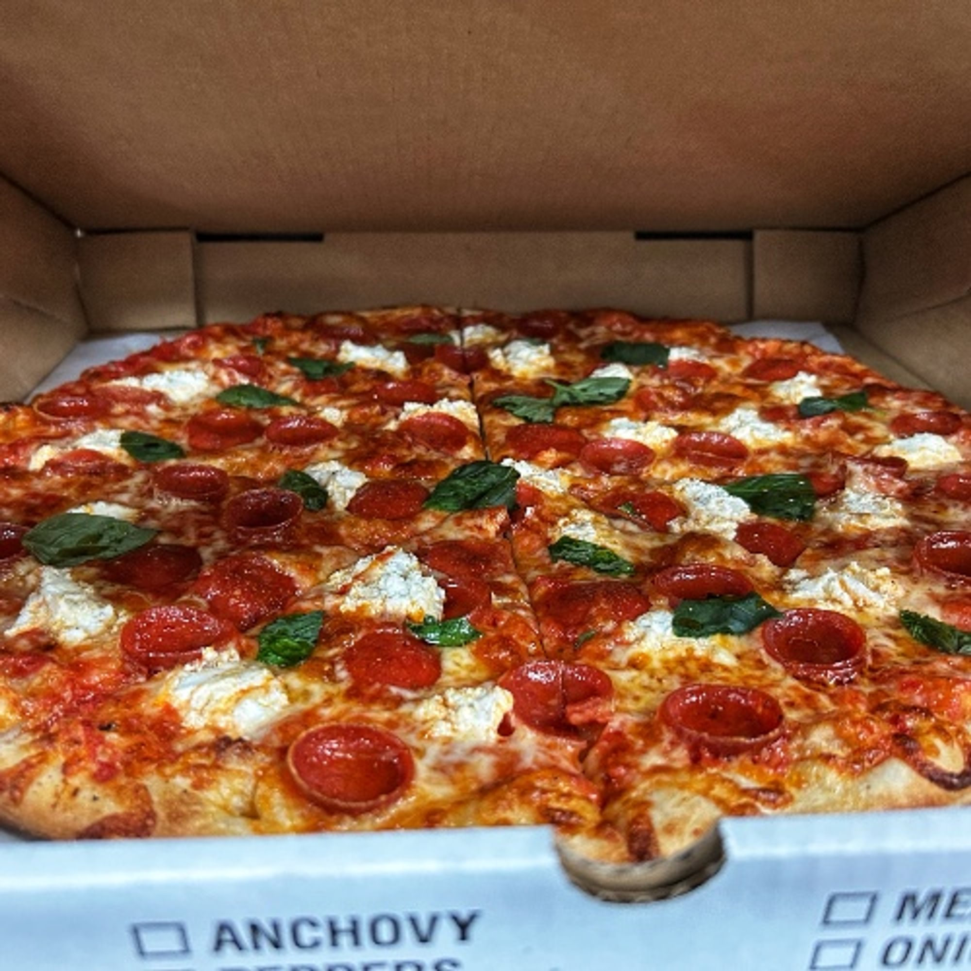 SMALL BASIL (THIN Crust)