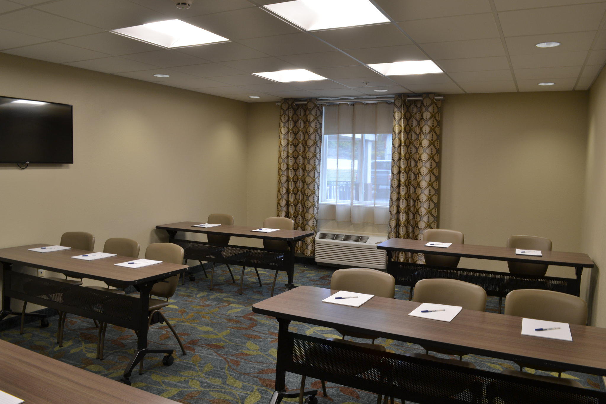 Candlewood Suites St. Clairsville Photo