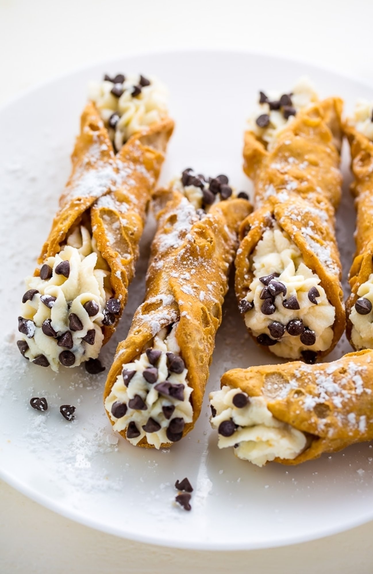 Cannoli with filling