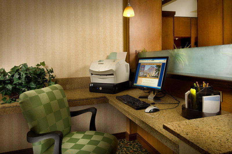 Fairfield Inn & Suites by Marriott Marshall Photo