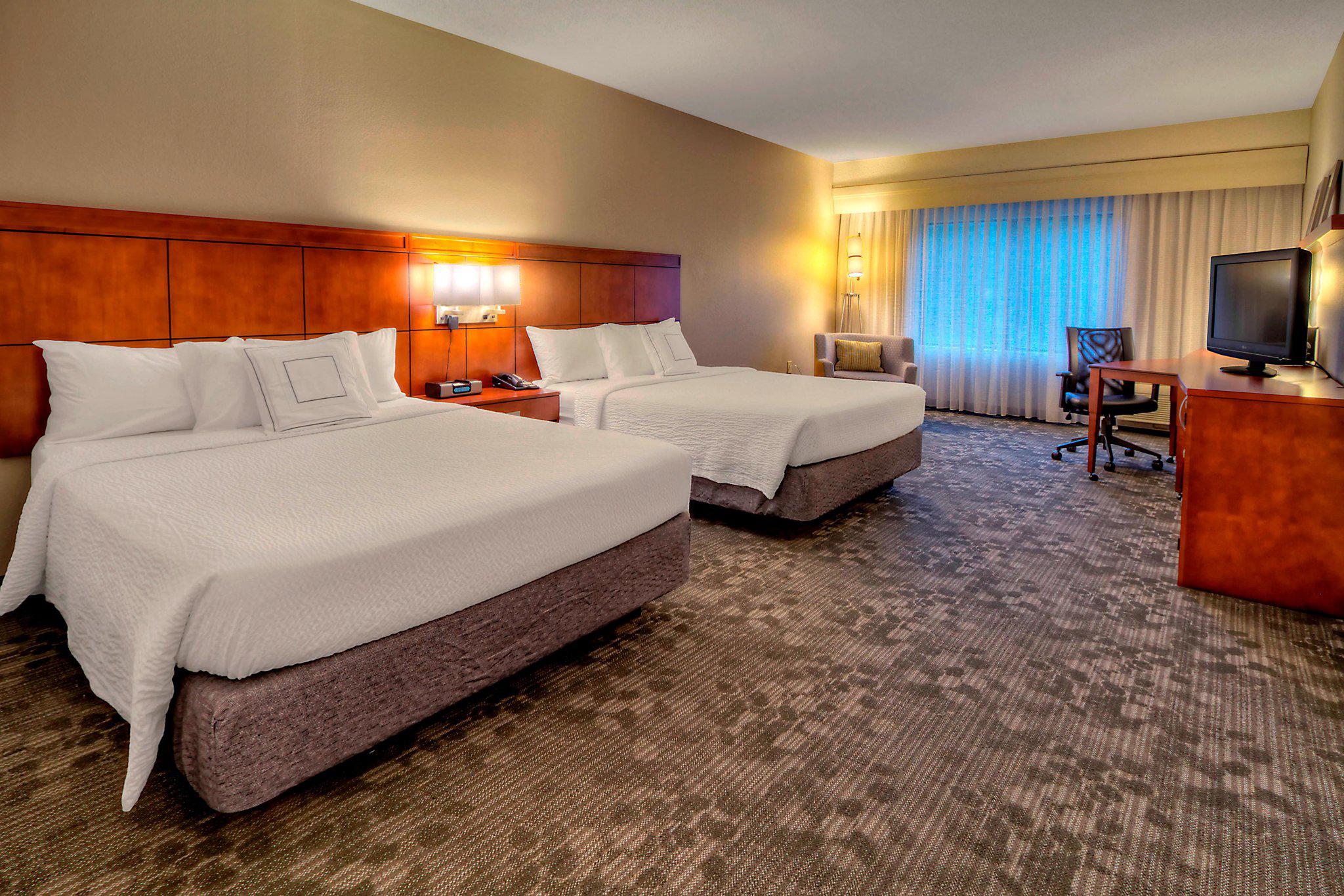 Courtyard by Marriott Burlington Photo