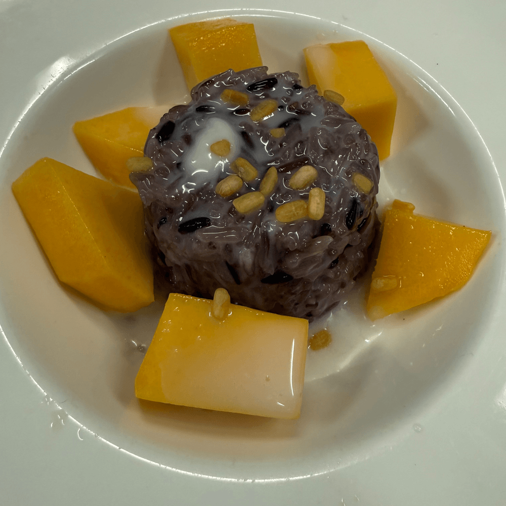 Sweet Sticky Rice with Fresh Mango