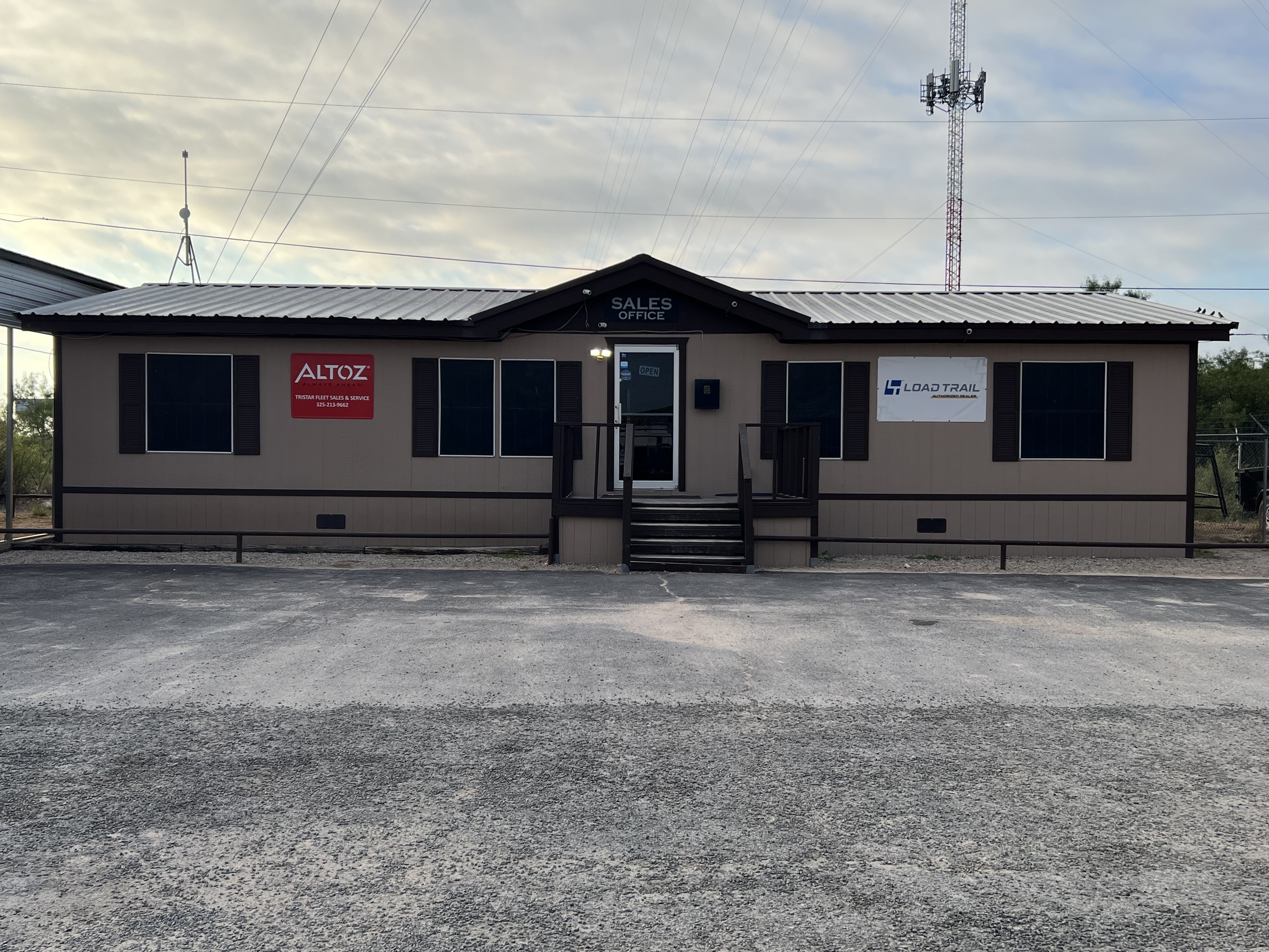 Tri-Star Trailers & Equipment Sales