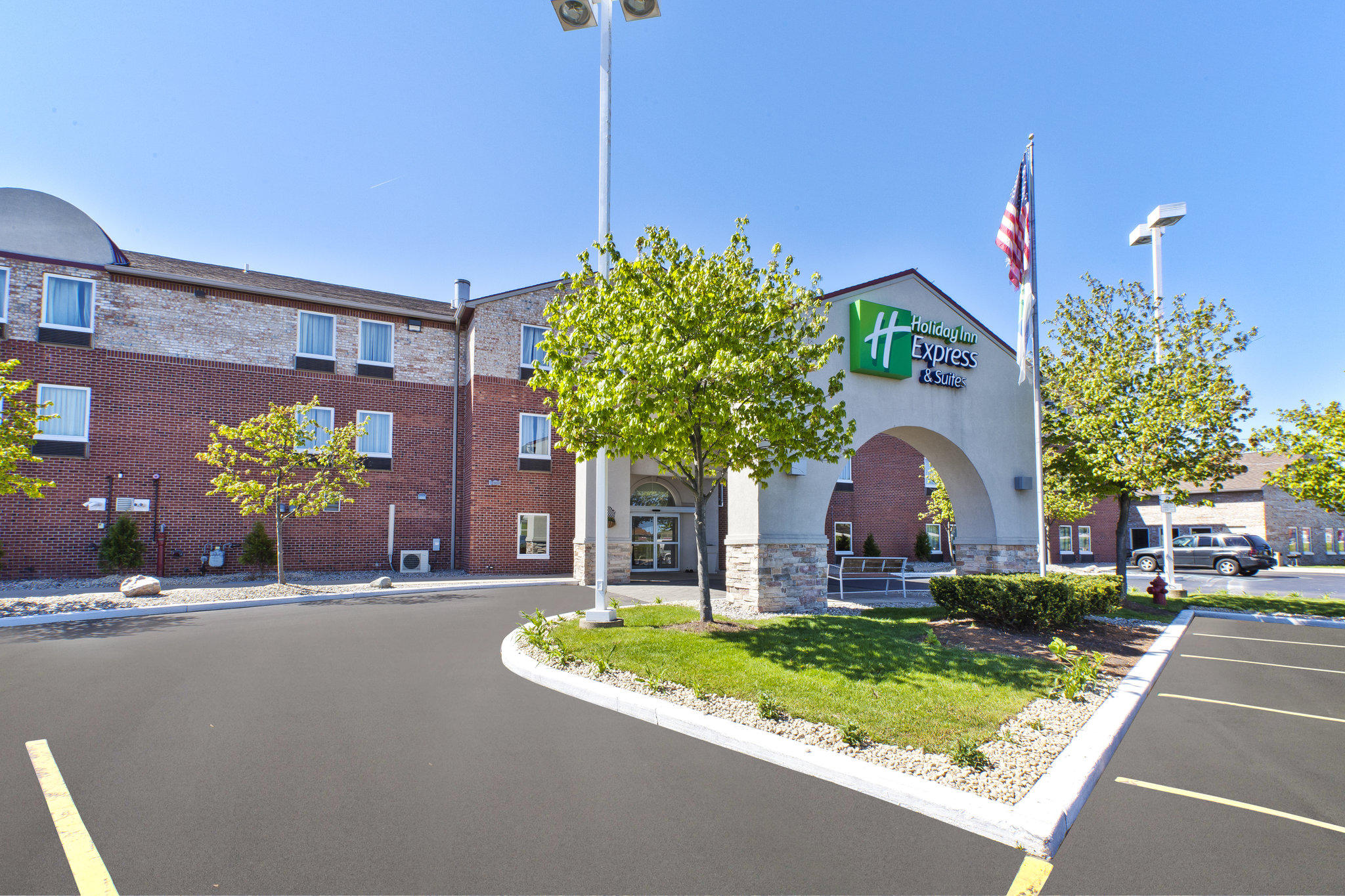 Holiday Inn Express & Suites Benton Harbor Photo