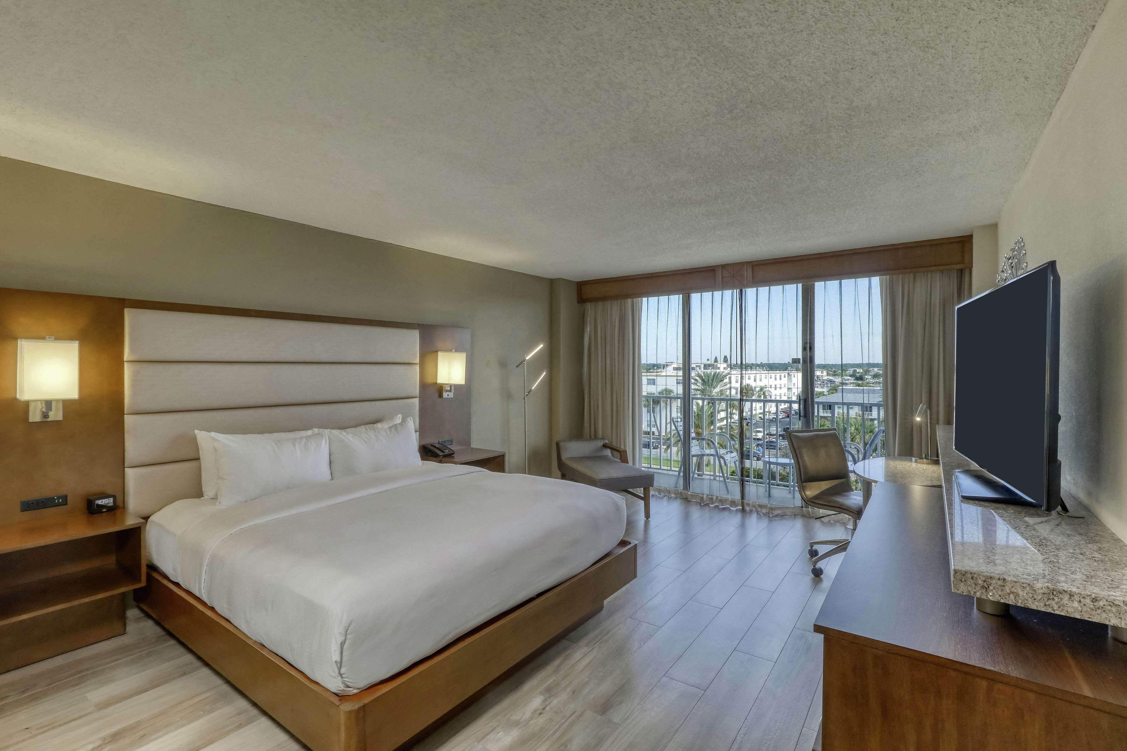 DoubleTree Beach Resort by Hilton Hotel Tampa Bay - North Redington Beach Photo