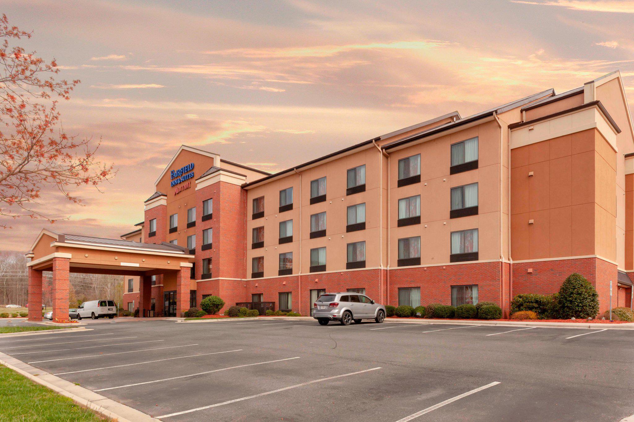 Fairfield Inn & Suites by Marriott Charlotte Matthews Photo