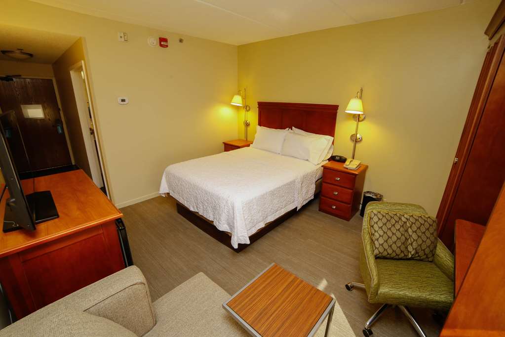 Hampton Inn Franklin Image