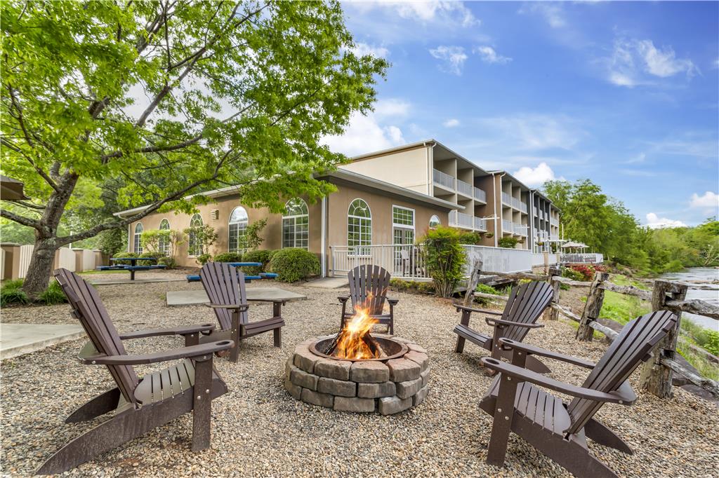 Best Western Plus River Escape Inn & Suites Image