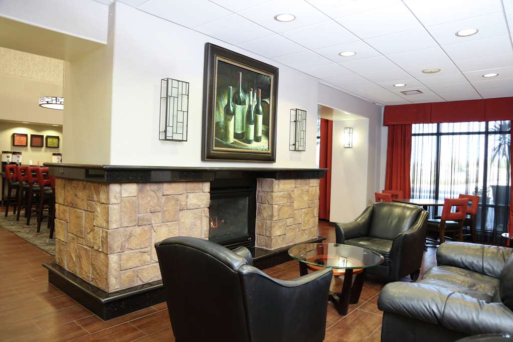Hampton Inn & Suites Temecula Image