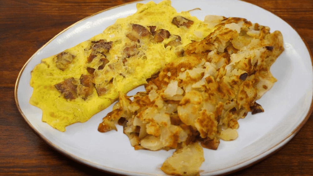 Fresh Broccoli and Cheddar Omelette