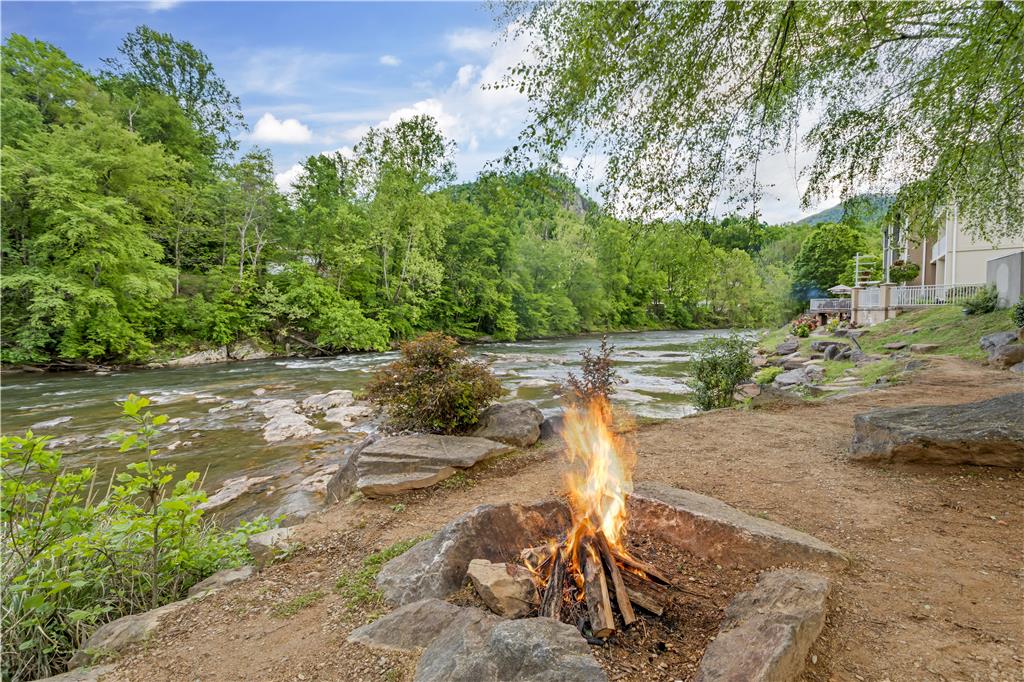 Best Western Plus River Escape Inn & Suites Image